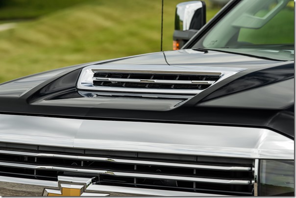 2018 Silverado 3500 HD Black High Country Crew Cab hood scoop.